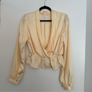 BrandNew✨SongOfStyle Top in Medium